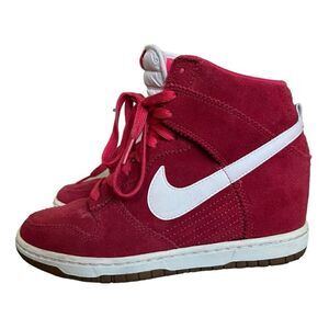 NIKE Women’s Dunk Sky Hi Wedge Sneakers Red sz 8